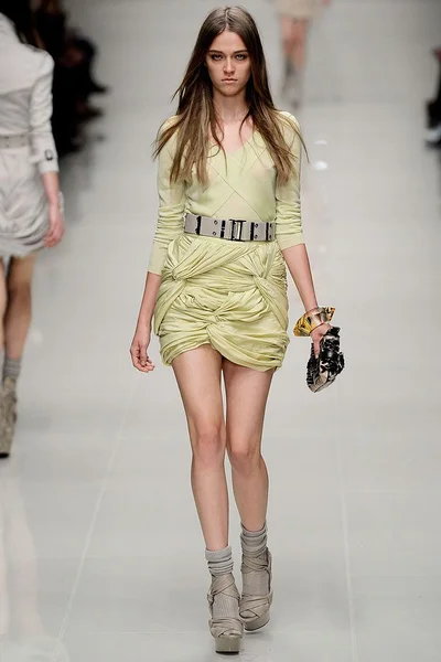 Look 12